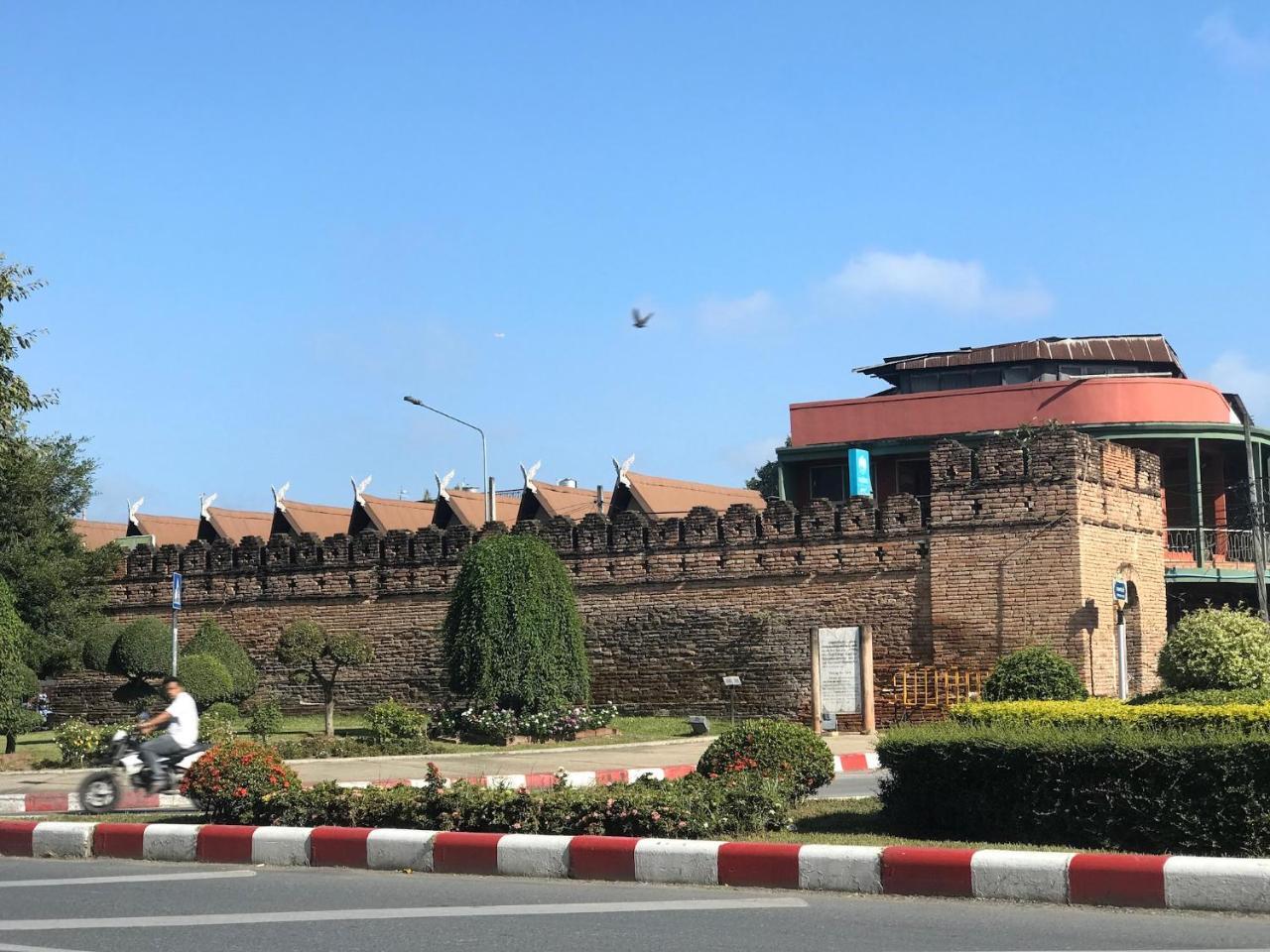 Lis Nimman Hotel Chiang Mai Luaran gambar